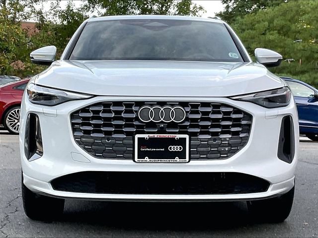 Certified 2025 Audi Q5 Premium w/ 19" Wheel Package AWD/4WD image 8