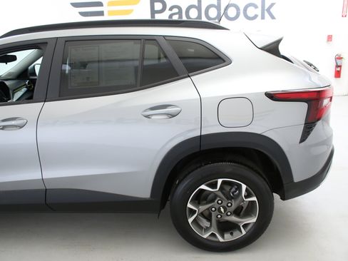 Used 2024 Chevrolet Trax LT w/ Driver Confidence Package FWD image 6