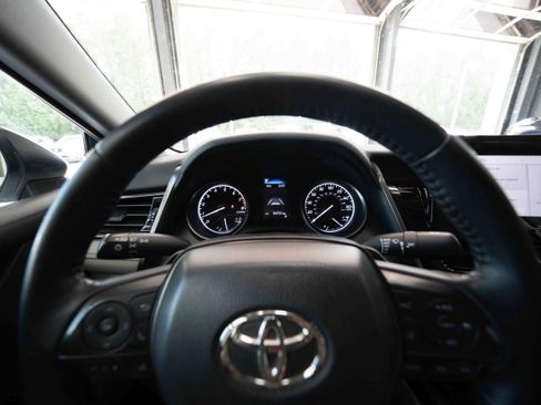 Used 2022 Toyota Camry SE image 15