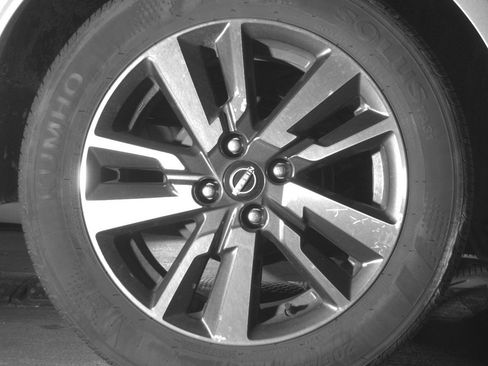 Used 2025 Nissan Versa SV image 15