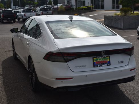 Used 2024 Honda Accord Touring image 6