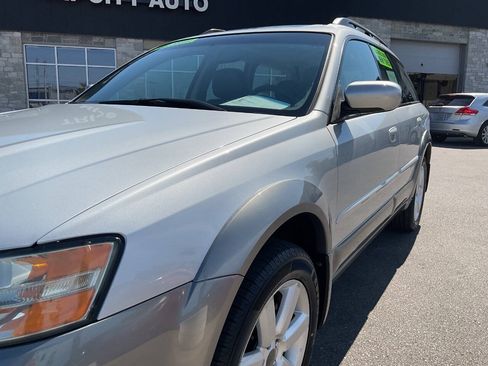 Used 2006 Subaru Outback 2.5i Limited AWD/4WD image 2