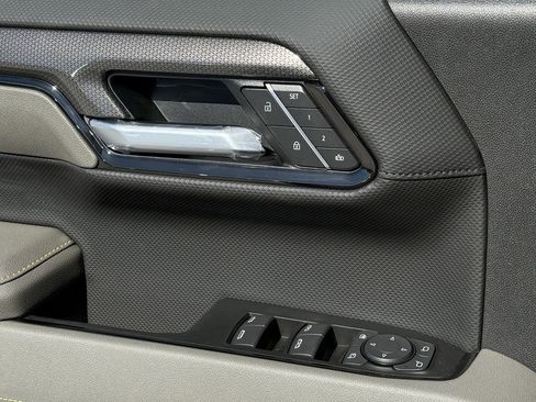 New 2026 Chevrolet Silverado 1500 ZR2 AWD/4WD image 18