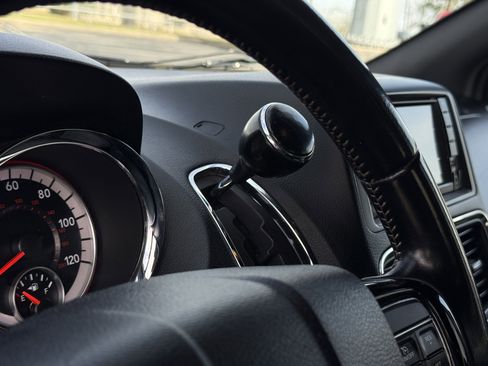 Used 2020 Dodge Grand Caravan SXT image 24