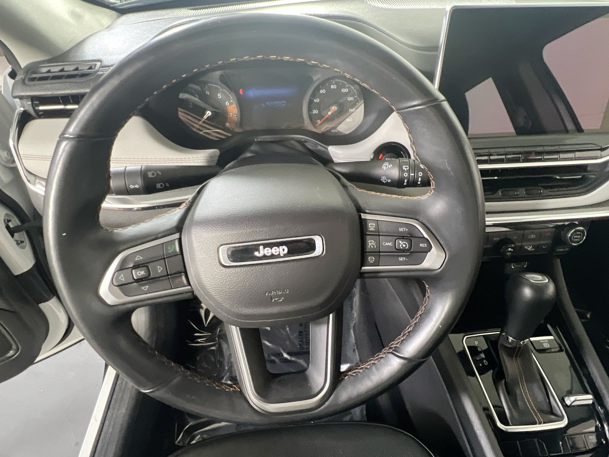 Used 2022 Jeep Compass Limited AWD/4WD image 11