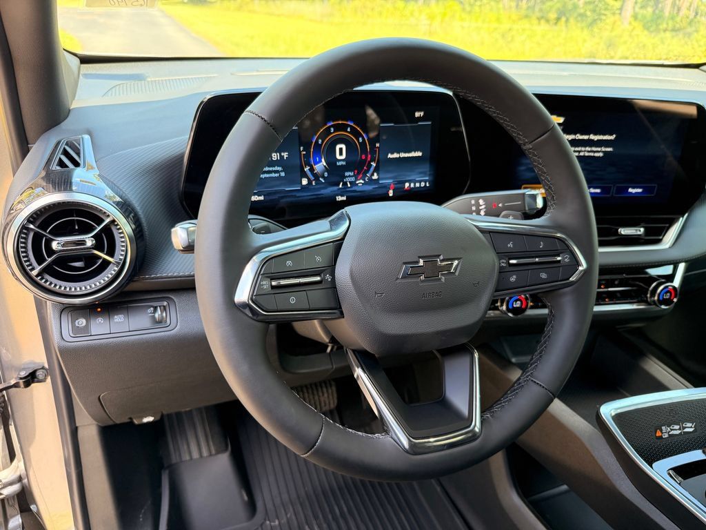 New 2027 Chevrolet Equinox LT w/ Convenience Package II FWD image 15