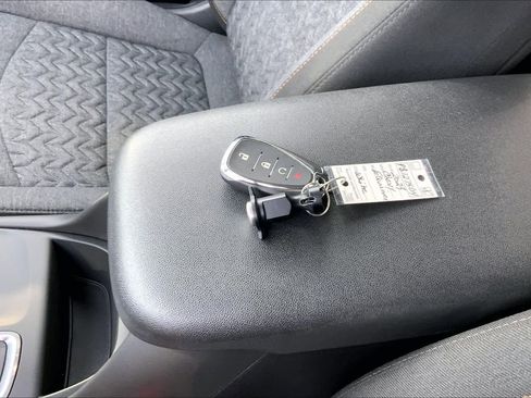 Used 2023 Chevrolet Equinox LT w/ LPO, Floor Liner Package image 15