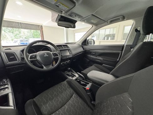 Used 2025 Mitsubishi Outlander Sport SE AWD/4WD image 23