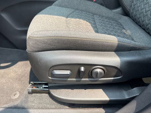 Certified 2024 Chevrolet Equinox LT FWD image 15