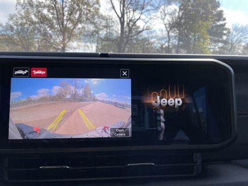 Used 2024 Jeep Gladiator Rubicon image 22