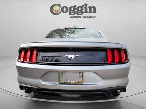 Used 2023 Ford Mustang Premium image 3