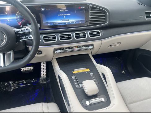 Certified 2025 Mercedes-Benz GLS 450 4MATIC image 35