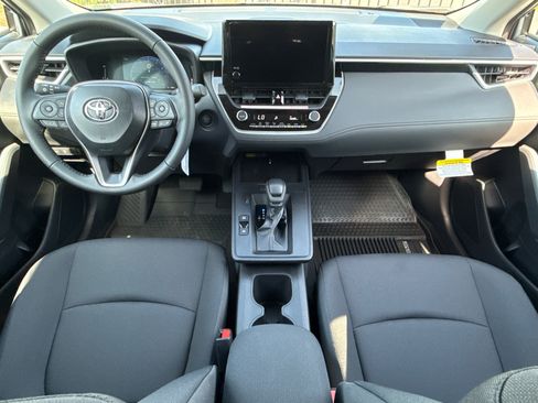 Certified 2026 Toyota Corolla Cross LE image 18