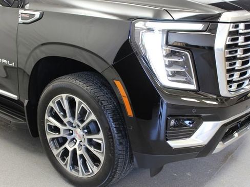 New 2026 GMC Yukon Denali w/ Advanced Technology Package image 2