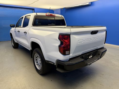Used 2024 Chevrolet Colorado W/T w/ WT Convenience Package II RWD image 5