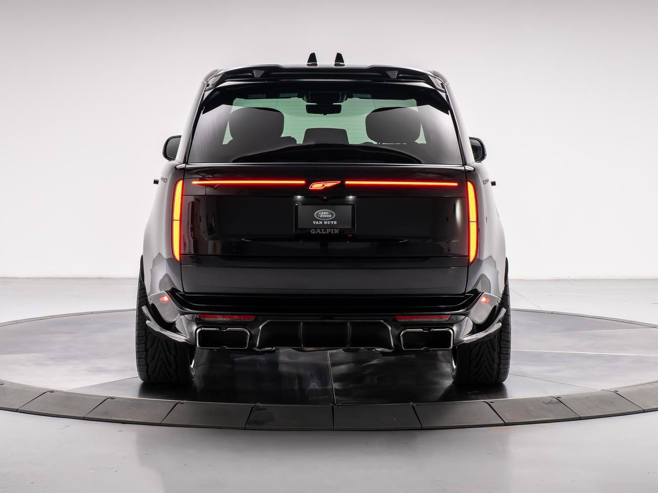 Used 2026 Land Rover Range Rover Long Wheelbase Autobiography AWD/4WD image 5
