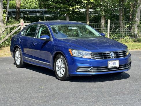 Used 2016 Volkswagen Passat 1.8T S FWD image 1