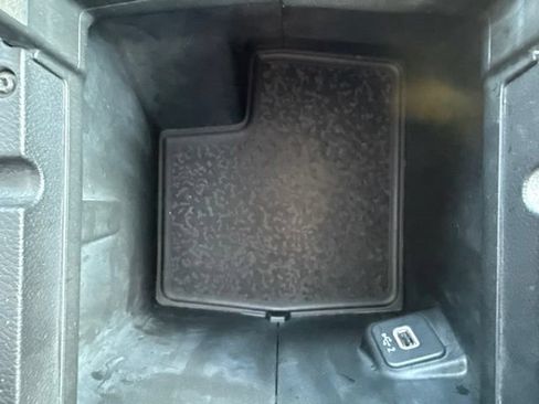 Used 2020 Jeep Wrangler Unlimited Sahara AWD/4WD image 35