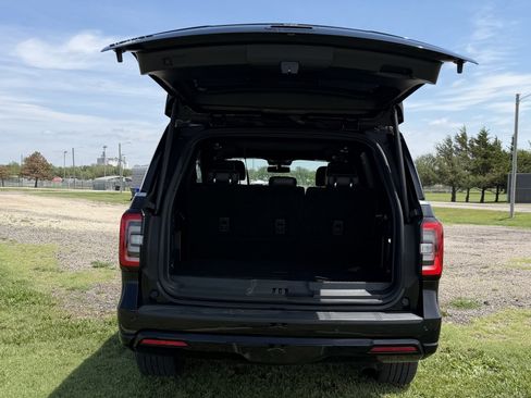Used 2023 Ford Expedition Limited AWD/4WD image 5
