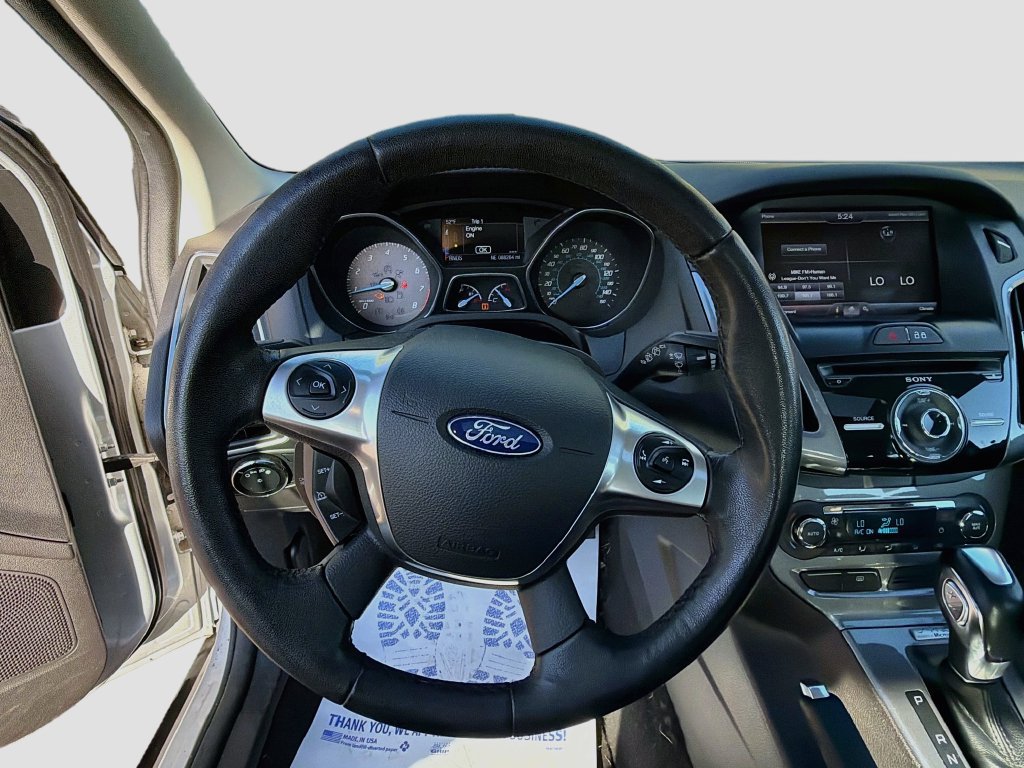 Used 2014 Ford Focus Titanium w/ Luxury Package FWD image 11