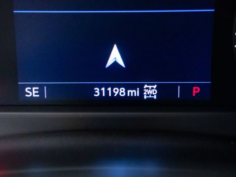 Certified 2022 Cadillac XT4 Luxury w/ Cold Weather Package AWD/4WD image 21