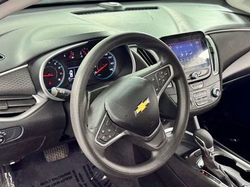 Used 2022 Chevrolet Malibu LT FWD image 31