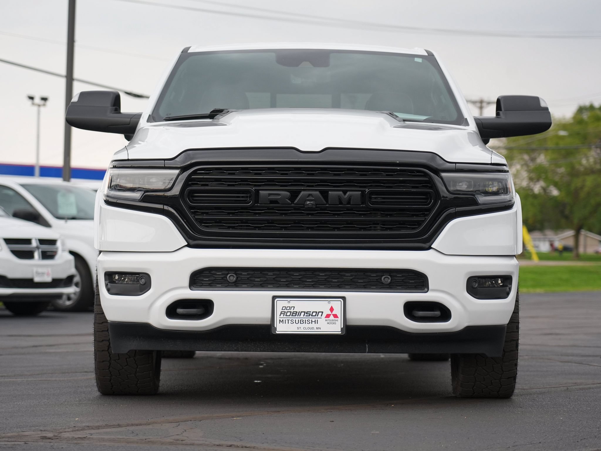 Used 2024 RAM 1500 Limited AWD/4WD image 9