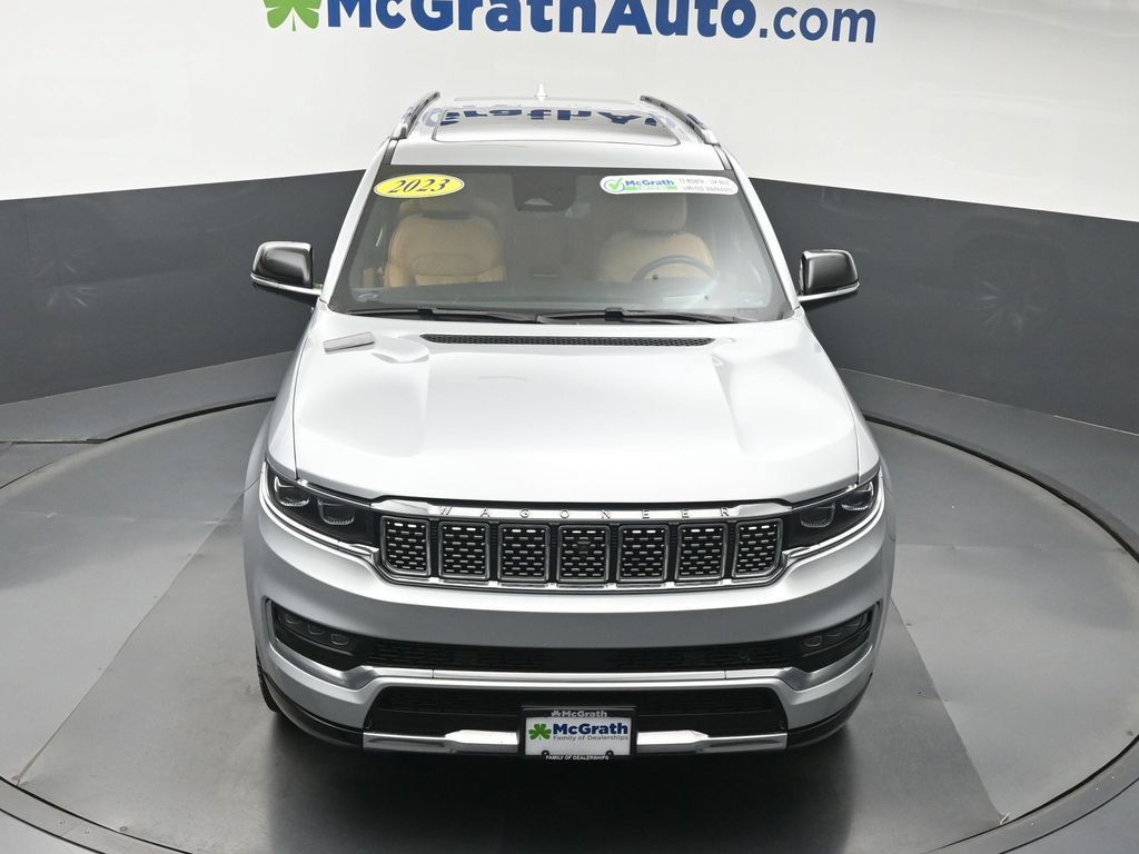 Used 2023 Jeep Grand Wagoneer Series III AWD/4WD image 31