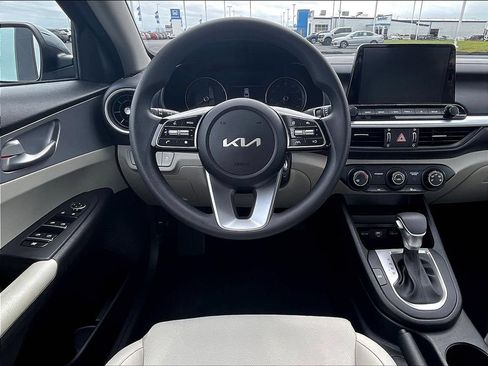 Used 2023 Kia Forte LXS FWD image 10