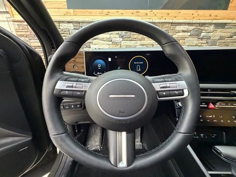 Used 2025 Hyundai Santa Cruz Limited image 17