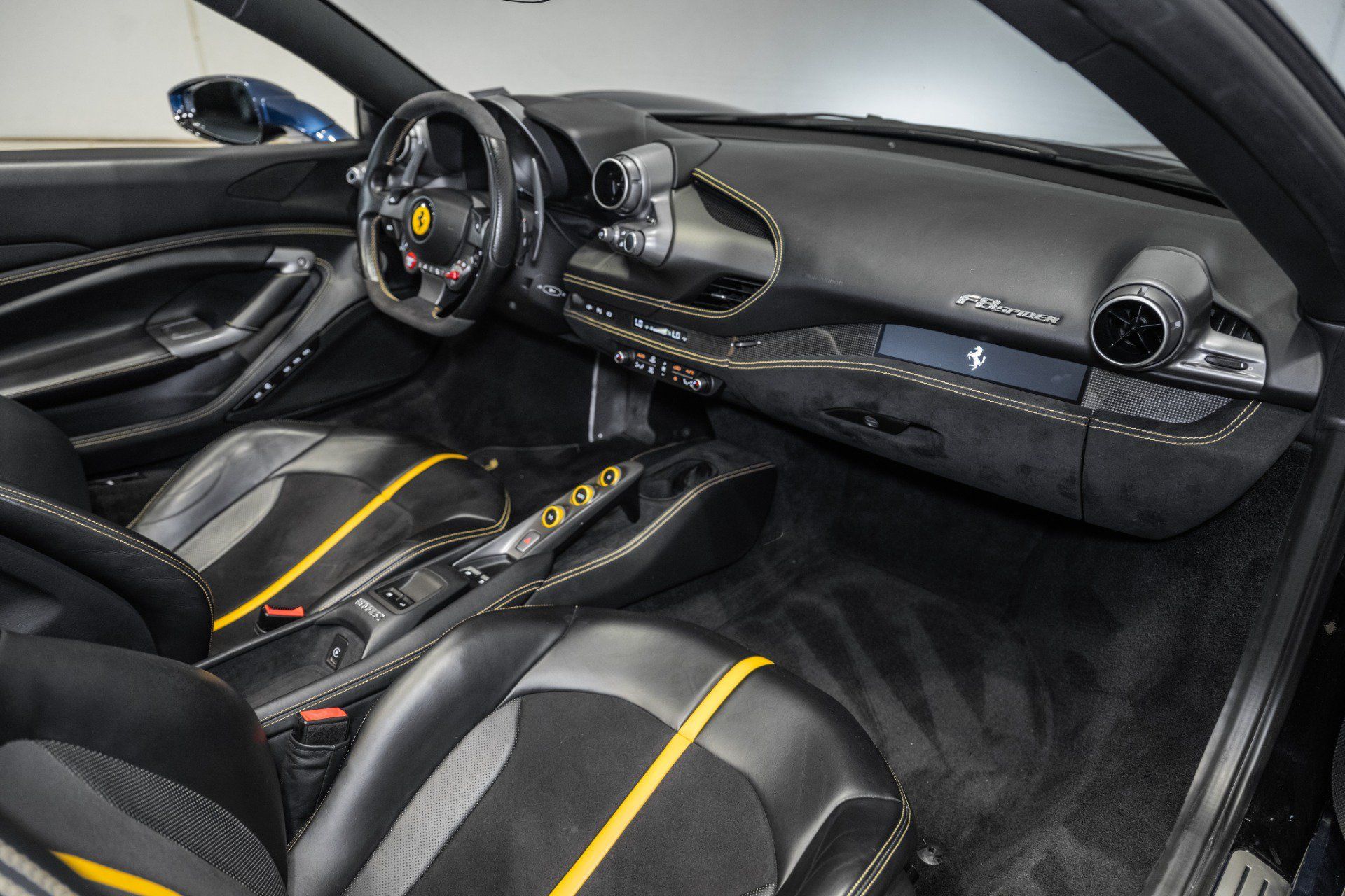 Used 2023 Ferrari F8 Tributo RWD image 18