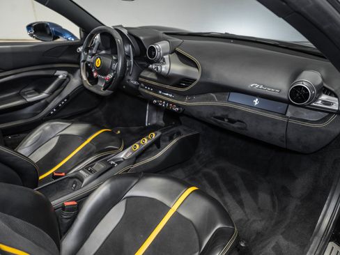 Used 2023 Ferrari F8 Tributo RWD image 18