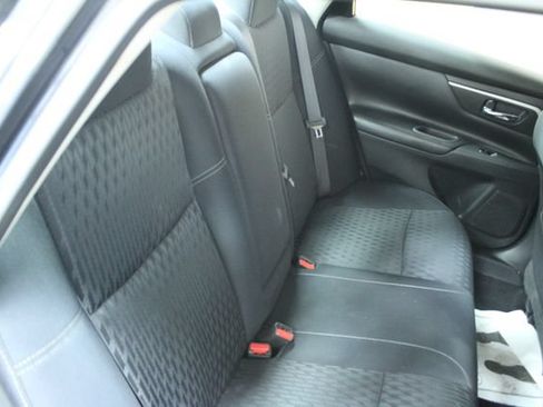 Used 2018 Nissan Altima 2.5 SV FWD image 9