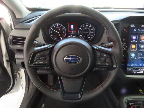 Certified 2025 Subaru Crosstrek 2.5i Limited w/ Crosstrek Mirror Package image 17