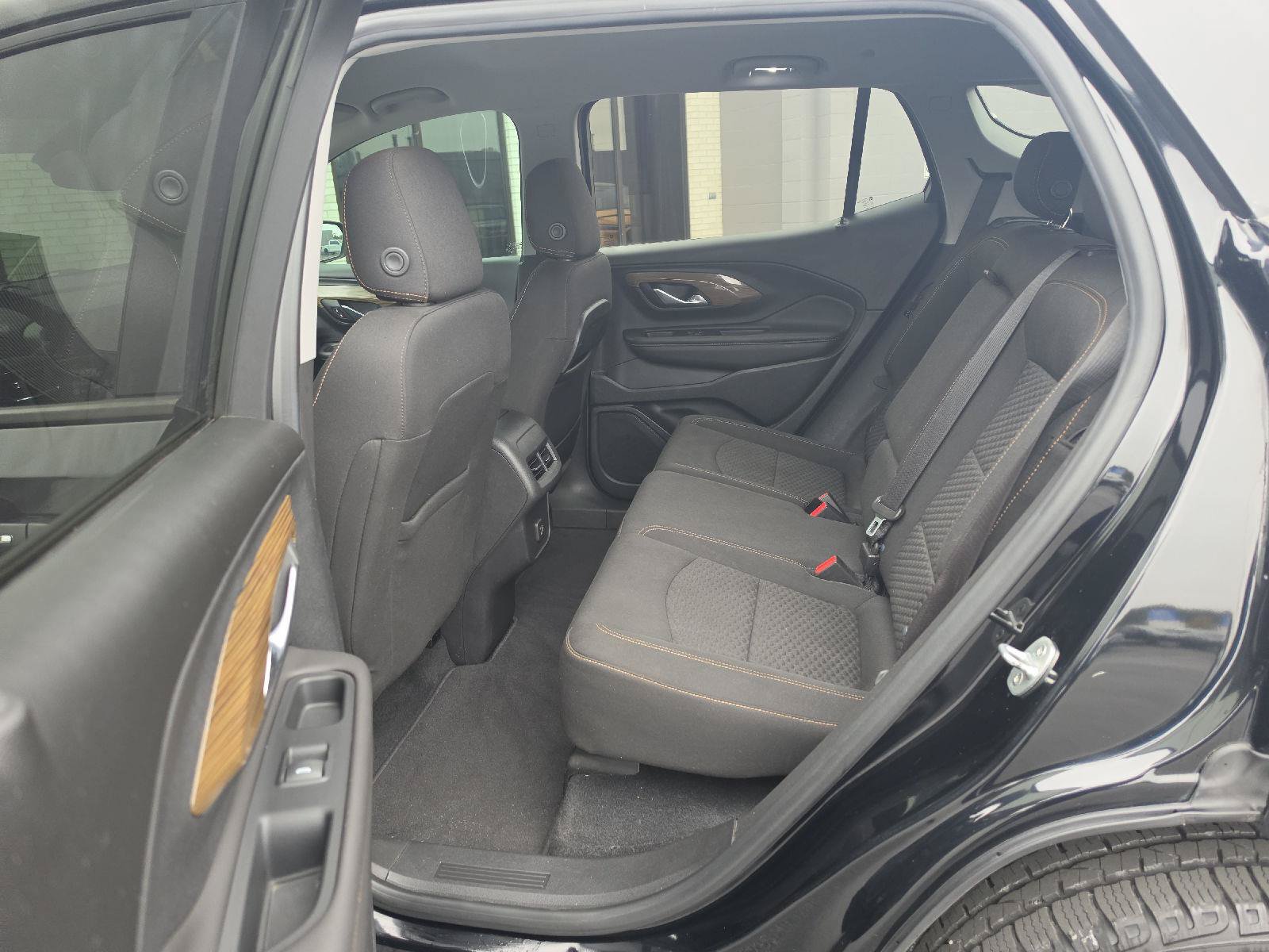 Used 2020 GMC Terrain SLE w/ Driver Convenience Package FWD image 9