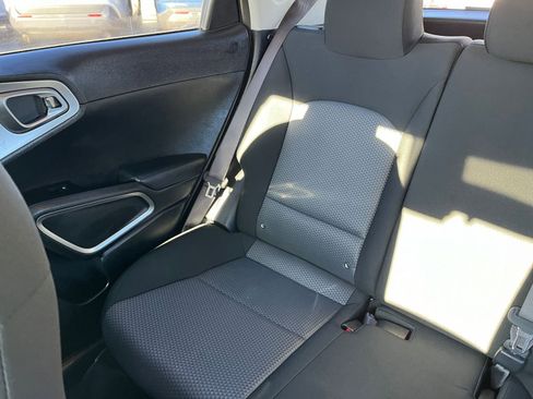 Used 2025 Kia Soul LX w/ LX Technology Package image 35