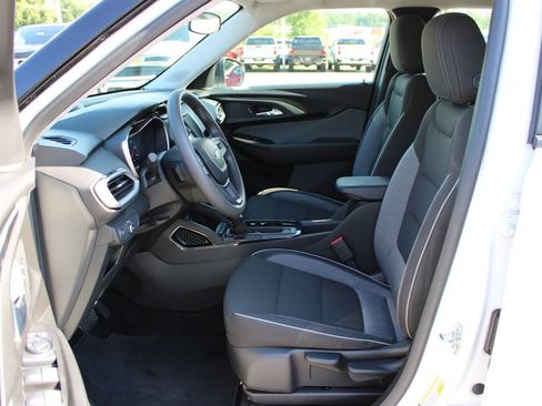 Used 2023 Chevrolet TrailBlazer LS FWD image 8