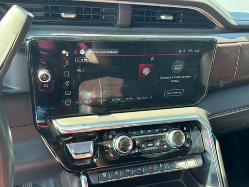 Used 2024 GMC Sierra 3500 Denali Ultimate image 32