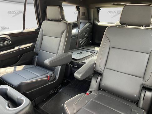 Used 2024 Chevrolet Tahoe Premier AWD/4WD image 13