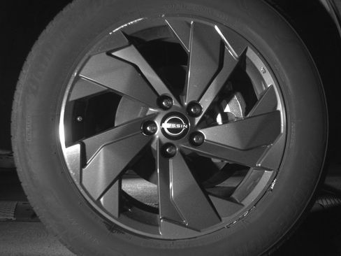Used 2025 Nissan Rogue SV FWD image 13