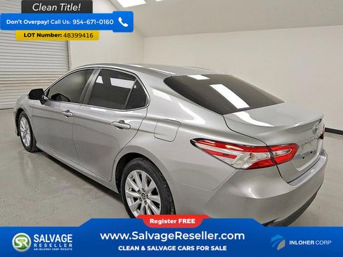 Used 2018 Toyota Camry LE FWD image 3