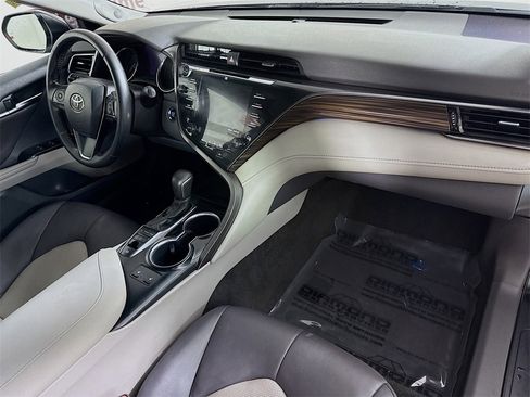 Certified 2020 Toyota Camry XLE image 33