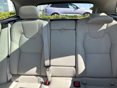 Certified 2025 Volvo XC60 T8 Plus w/ Protection Package Premier AWD/4WD image 28