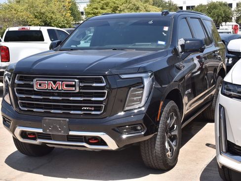 Used 2025 GMC Yukon AT4 w/ AT4 Premium Package AWD/4WD image 2