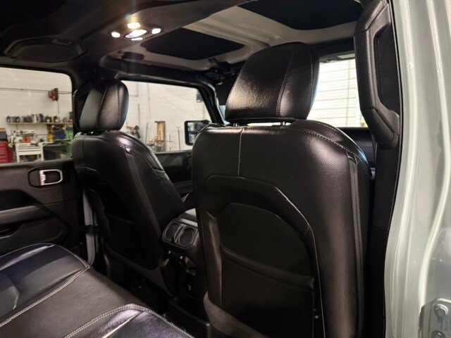Used 2023 Jeep Wrangler Unlimited Sahara w/ Dual Top Group AWD/4WD image 15