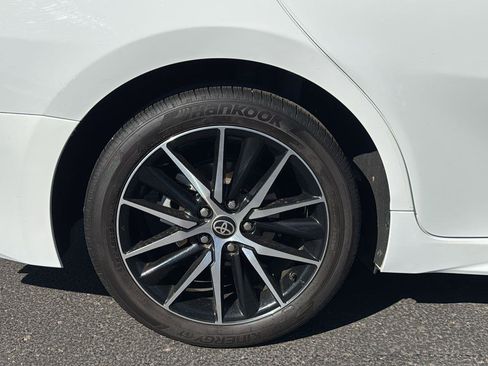 Used 2024 Toyota Camry SE image 9