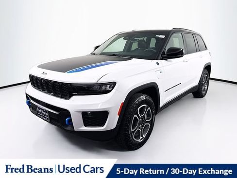 Used 2024 Jeep Grand Cherokee Trailhawk AWD/4WD image 3