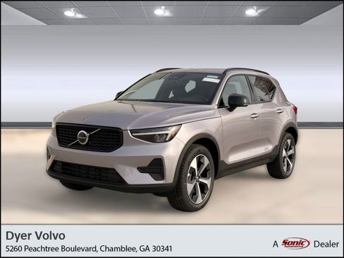 Certified 2026 Volvo XC40 B5 Core w/ Climate Package AWD/4WD image 1