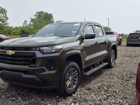 Used 2024 Chevrolet Colorado LT w/ LT Convenience Package II AWD/4WD image 1