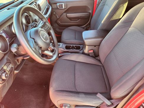 Used 2020 Jeep Wrangler Unlimited Sport image 17